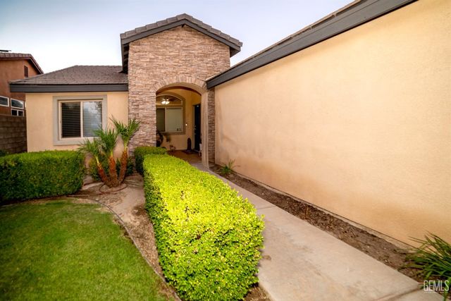 10706 Montemar Drive, Bakersfield, CA 93311