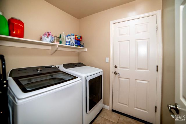 10706 Montemar Drive, Bakersfield, CA 93311