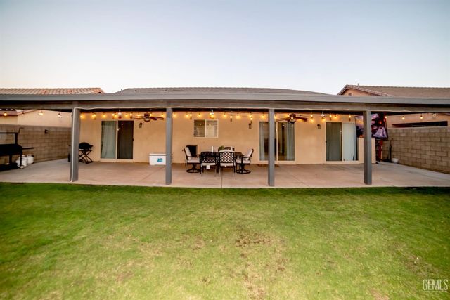 10706 Montemar Drive, Bakersfield, CA 93311