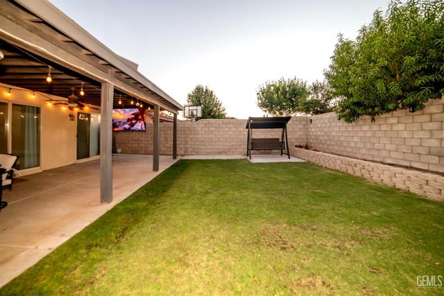 10706 Montemar Drive, Bakersfield, CA 93311