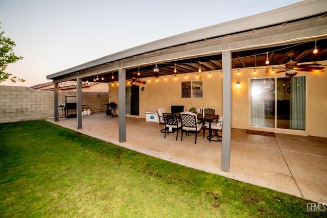 10706 Montemar Drive, Bakersfield, CA 93311
