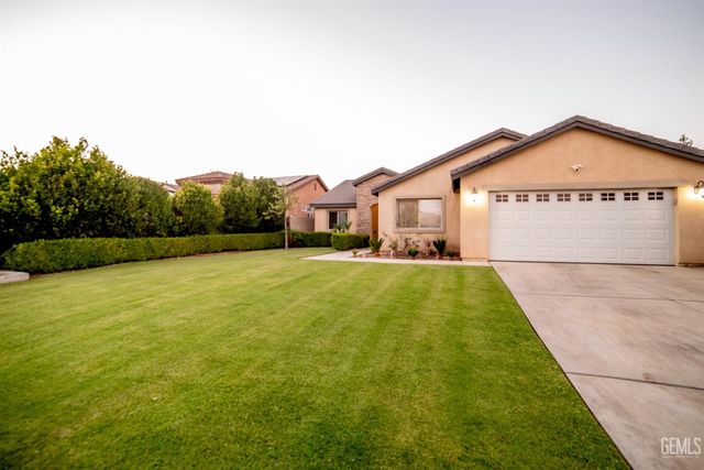 10706 Montemar Drive, Bakersfield, CA 93311