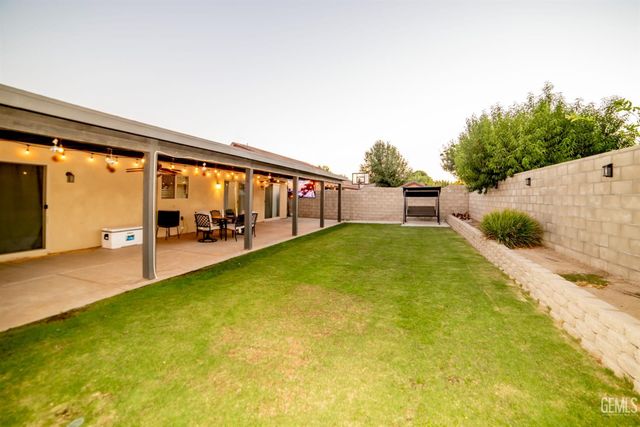10706 Montemar Drive, Bakersfield, CA 93311