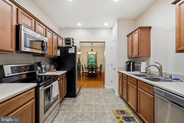 25 HIGH KNOB CT, Front Royal, VA 22630