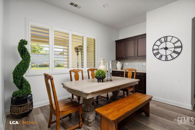 11702 Raindrop Lane, Bakersfield, CA 93311