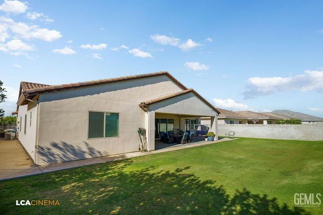 11702 Raindrop Lane, Bakersfield, CA 93311