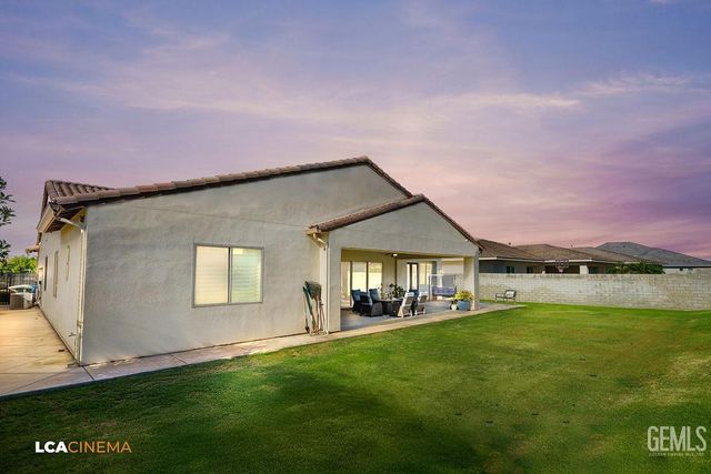 11702 Raindrop Lane, Bakersfield, CA 93311