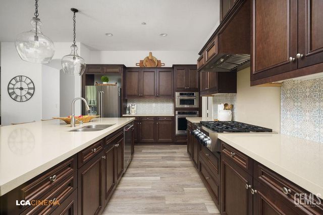 11702 Raindrop Lane, Bakersfield, CA 93311