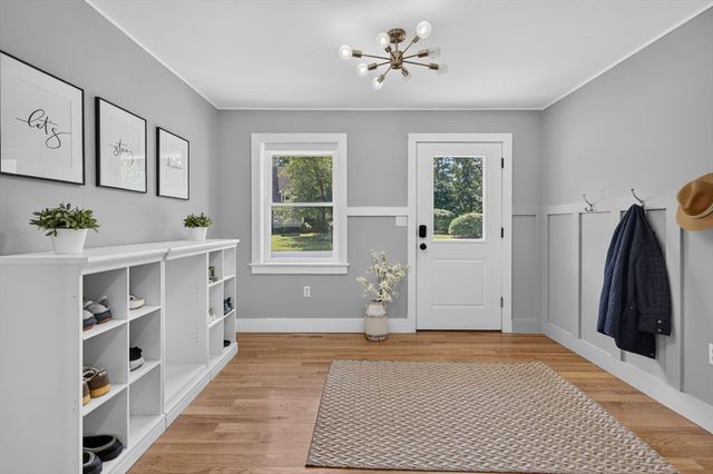 4 Fairway Dr, Andover, MA 01810