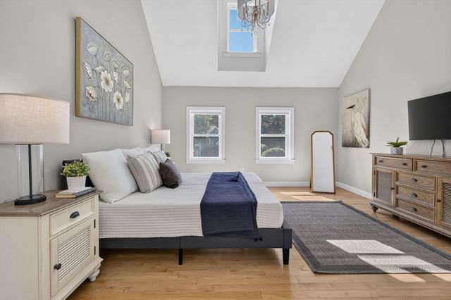 4 Fairway Dr, Andover, MA 01810