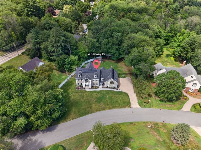 4 Fairway Dr, Andover, MA 01810