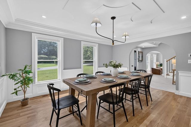 4 Fairway Dr, Andover, MA 01810
