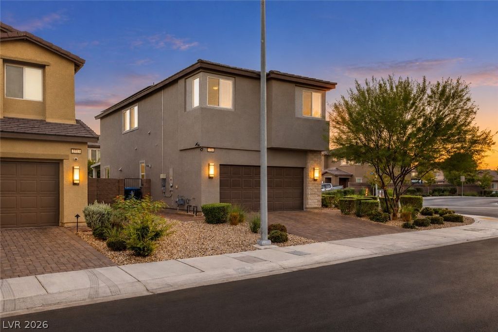 2719 High Echelon Road, North Las Vegas, NV 89086 — photo 2