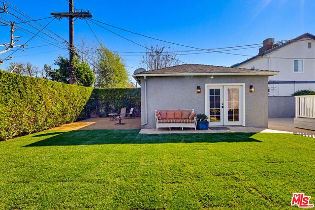 8344 Kenyon Avenue, Los Angeles, CA 90045