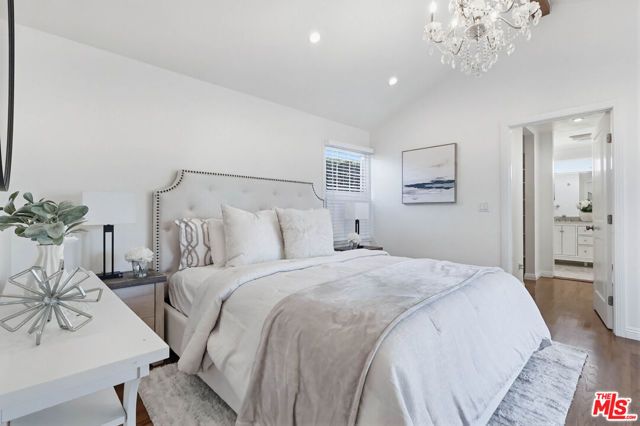 8344 Kenyon Avenue, Los Angeles, CA 90045