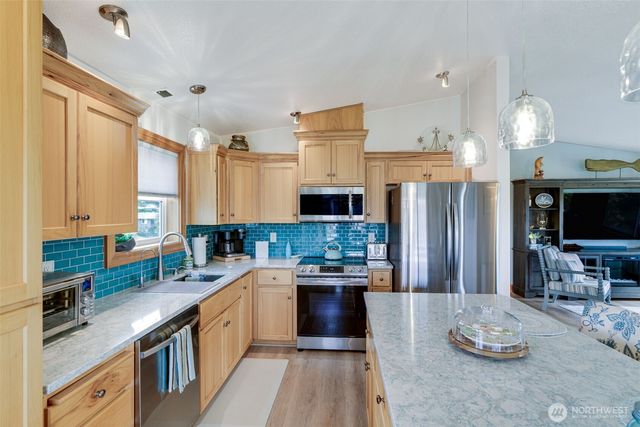 33410 G Street, Ocean Park, WA 98640