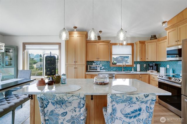 33410 G Street, Ocean Park, WA 98640