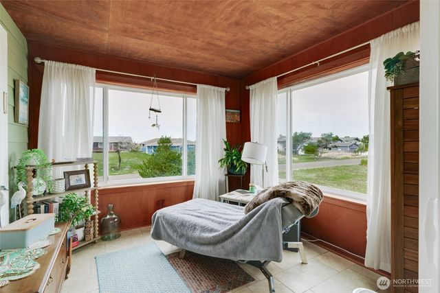 33410 G Street, Ocean Park, WA 98640