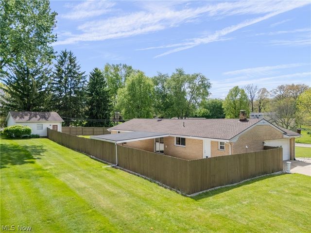 5544 Fairwood Avenue NW, North Canton, OH 44720