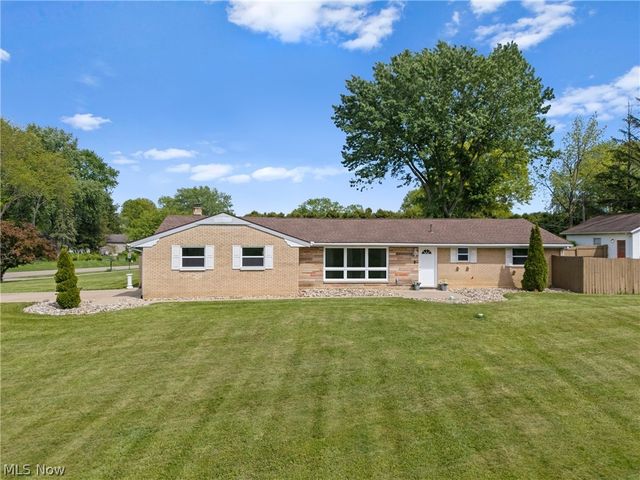 5544 Fairwood Avenue NW, North Canton, OH 44720