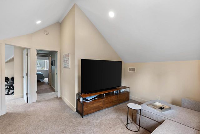 3332 S Kinnickinnic AVENUE, Milwaukee, WI 53207