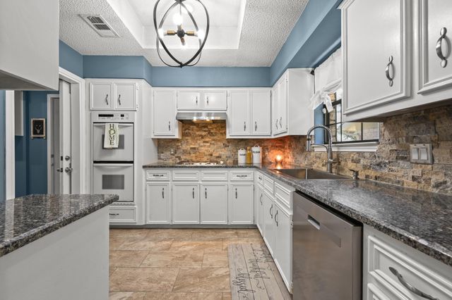 303 Pin Oak DR, Georgetown, TX 78628