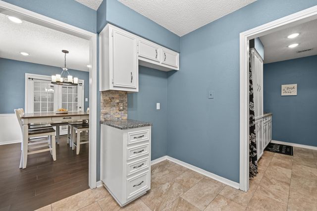 303 Pin Oak DR, Georgetown, TX 78628
