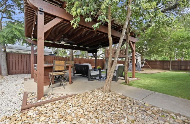 303 Pin Oak DR, Georgetown, TX 78628