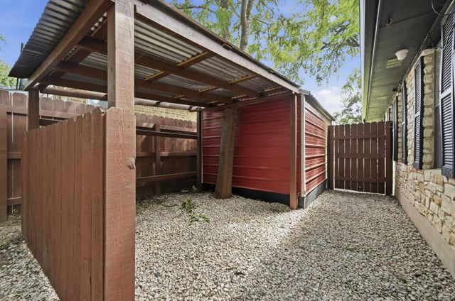 303 Pin Oak DR, Georgetown, TX 78628