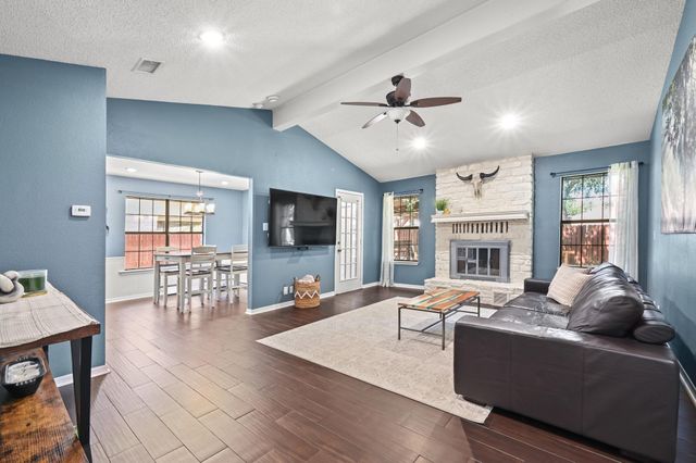 303 Pin Oak DR, Georgetown, TX 78628