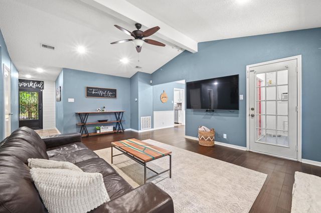 303 Pin Oak DR, Georgetown, TX 78628