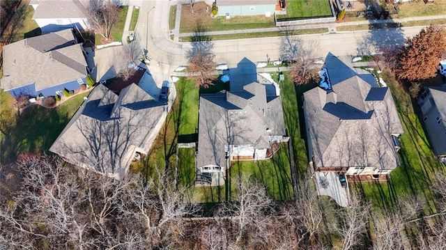 1261 BLACKBERRY Drive, Liberty, MO 64068