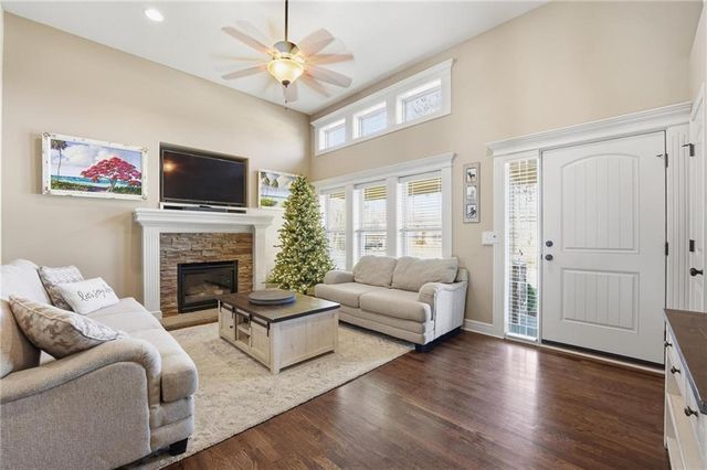 1261 BLACKBERRY Drive, Liberty, MO 64068