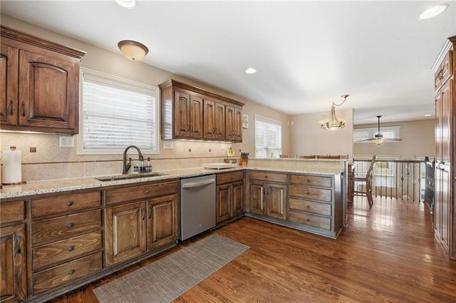 1261 BLACKBERRY Drive, Liberty, MO 64068