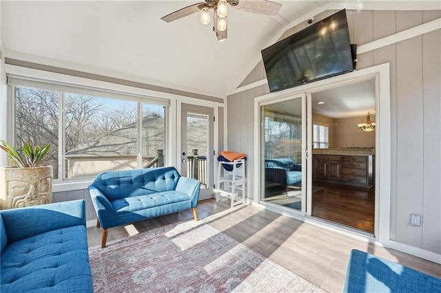 1261 BLACKBERRY Drive, Liberty, MO 64068