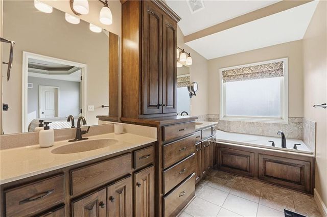 1261 BLACKBERRY Drive, Liberty, MO 64068