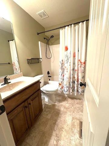 1261 BLACKBERRY Drive, Liberty, MO 64068