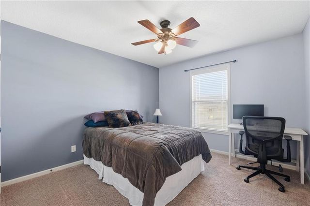 1261 BLACKBERRY Drive, Liberty, MO 64068