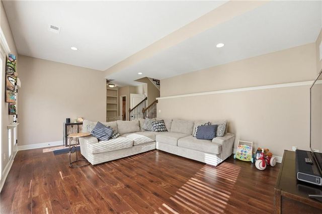 1261 BLACKBERRY Drive, Liberty, MO 64068