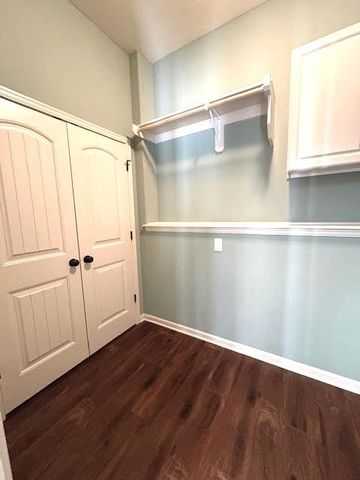 1261 BLACKBERRY Drive, Liberty, MO 64068