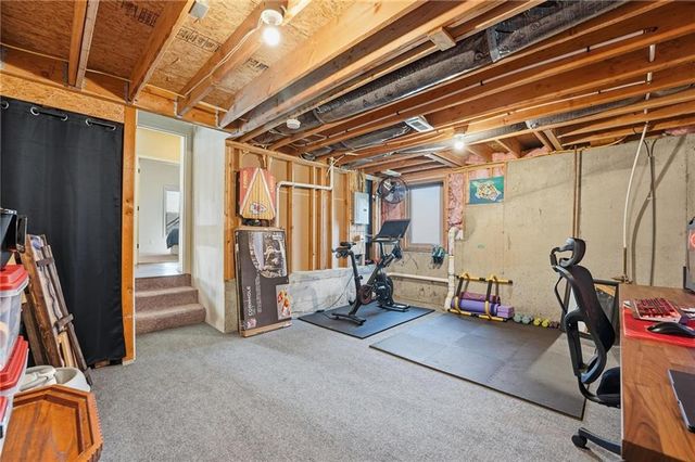 1261 BLACKBERRY Drive, Liberty, MO 64068