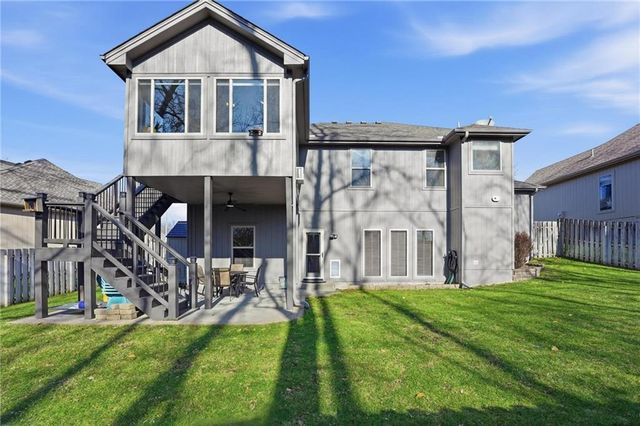 1261 BLACKBERRY Drive, Liberty, MO 64068