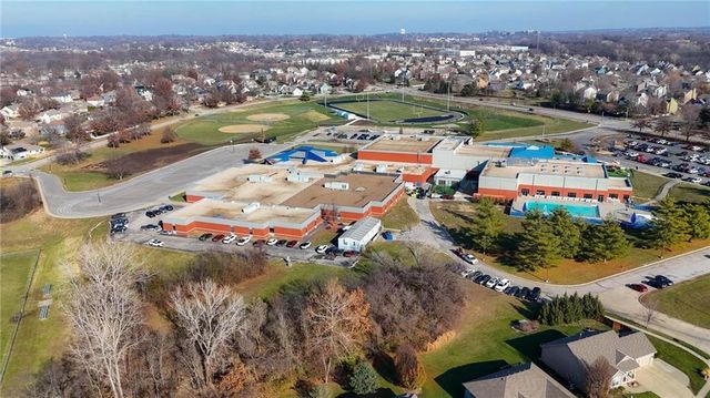 1261 BLACKBERRY Drive, Liberty, MO 64068