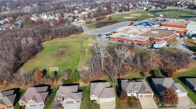 1261 BLACKBERRY Drive, Liberty, MO 64068