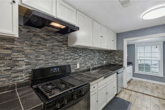 105 Pompano Avenue, Galveston, TX 77550