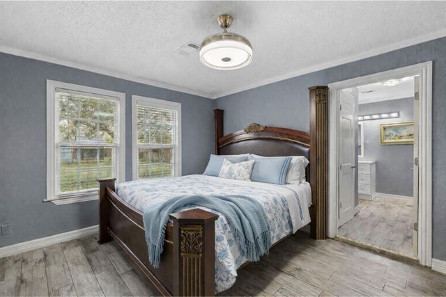 105 Pompano Avenue, Galveston, TX 77550