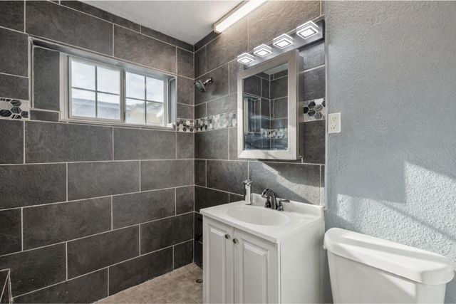 105 Pompano Avenue, Galveston, TX 77550