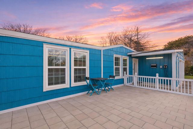 105 Pompano Avenue, Galveston, TX 77550