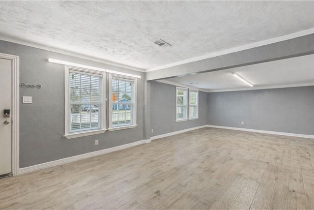 105 Pompano Avenue, Galveston, TX 77550