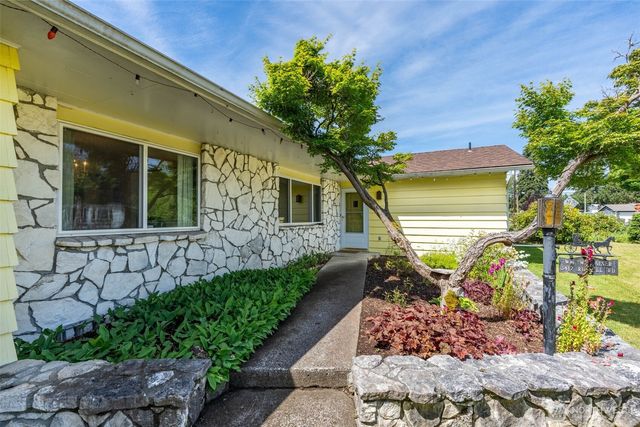 3412 Russell Road, Centralia, WA 98531